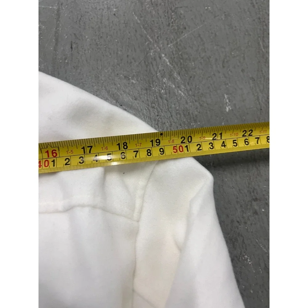 Levis levi cropped